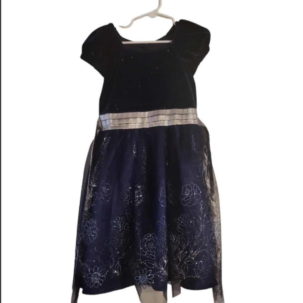 "Jona Michelle" Size 5, Blue Dress W/Silver Belt Attached.